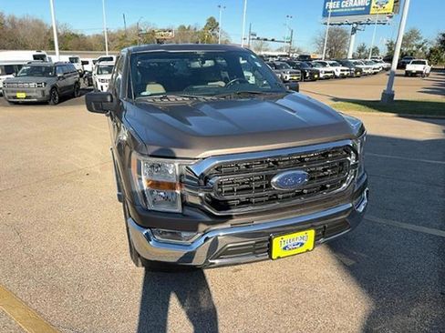 Used 2022 Ford F150 XLT w/ Equipment Group 301A Mid image 3
