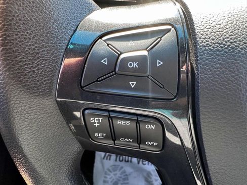 Used 2017 Ford Explorer XLT w/ Equipment Group 202A AWD/4WD image 18