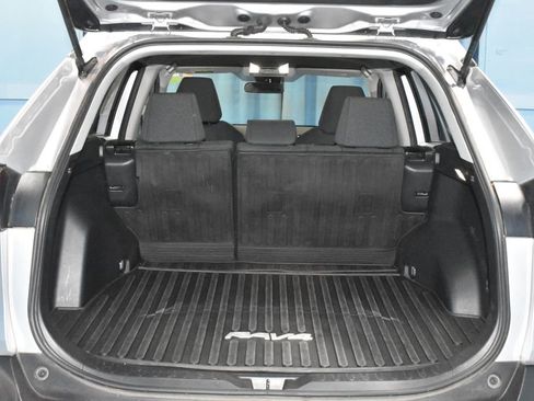Used 2022 Toyota RAV4 LE AWD/4WD image 28