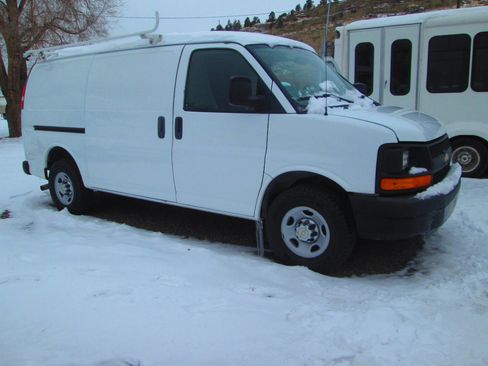 Used 2012 Chevrolet Express 2500 image 2