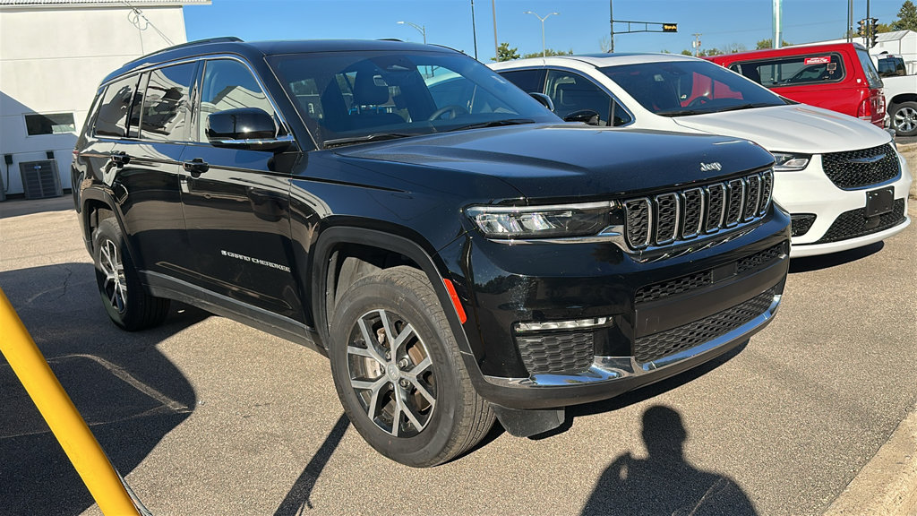 Used 2025 Jeep Grand Cherokee L Limited AWD/4WD image 2