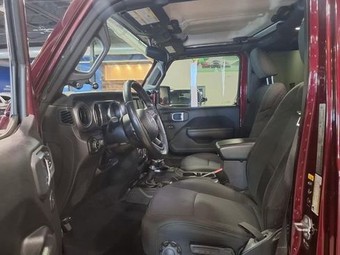 Used 2022 Jeep Gladiator Sport AWD/4WD image 17