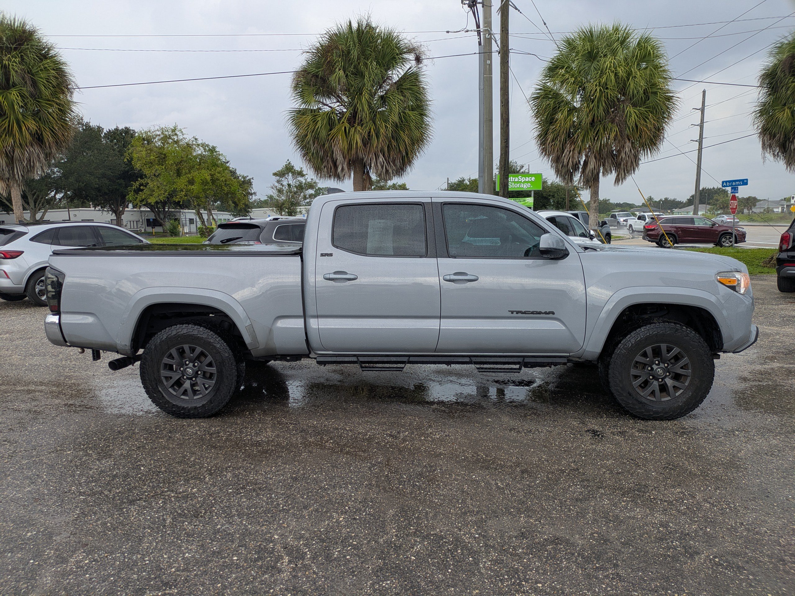 Used 2021 Toyota Tacoma SR5 AWD/4WD image 3