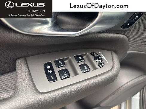 Used 2020 Volvo XC90 T6 Momentum w/ Protection Package Premier image 13