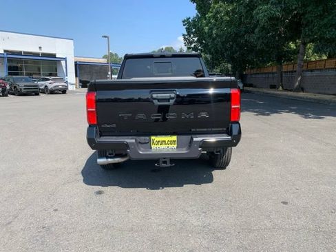 Used 2025 Toyota Tacoma SR5 AWD/4WD image 4
