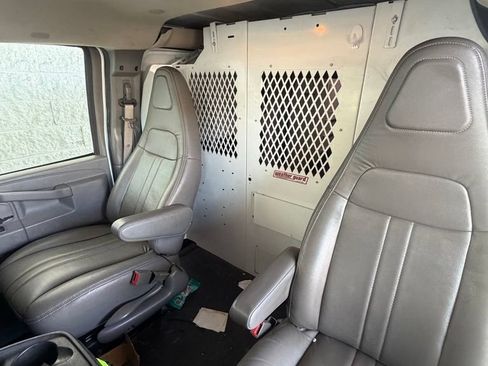 Used 2020 GMC Savana 2500 Extended w/ Driver Convenience Package RWD image 2