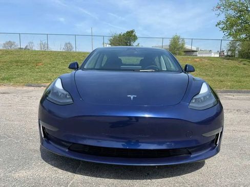 Used 2022 Tesla Model 3 RWD image 3