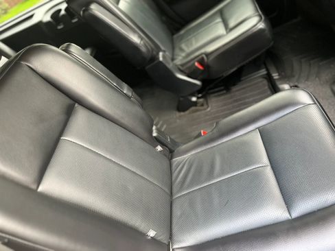 Used 2017 Ford Expedition Limited w/ Equipment Group 301A image 23