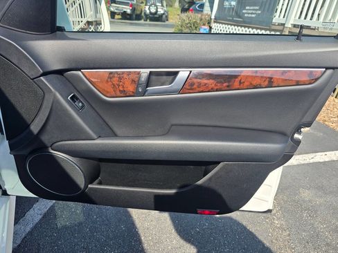 Used 2013 Mercedes-Benz C 250 Sedan image 17