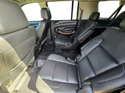 Used 2018 Chevrolet Suburban Premier RWD image 10