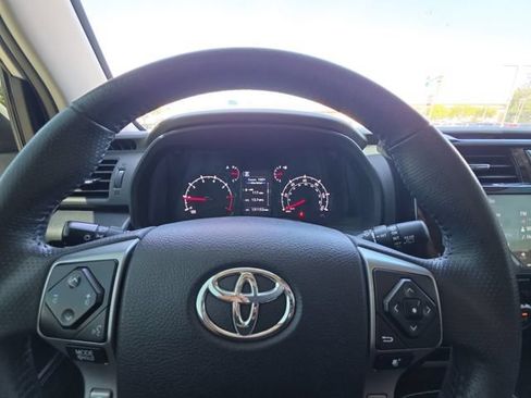 Used 2020 Toyota 4Runner SR5 Premium w/ Moonroof Package AWD/4WD image 25