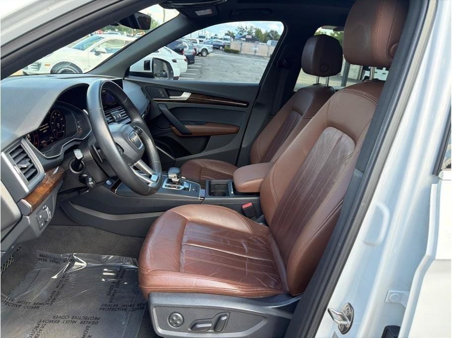 Used 2018 Audi Q5 2.0T Premium Plus w/ Premium Plus Package AWD/4WD image 12