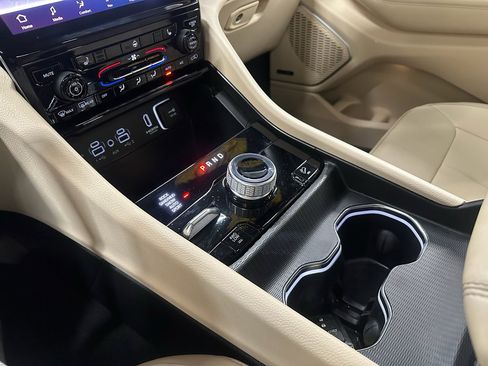 Used 2023 Jeep Grand Cherokee 4WD 4xe image 29