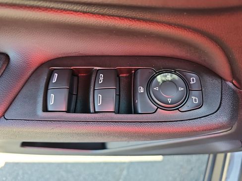 Used 2023 Chevrolet Equinox LT FWD image 32