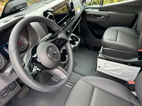 New 2026 Mercedes-Benz Sprinter 2500 image 9