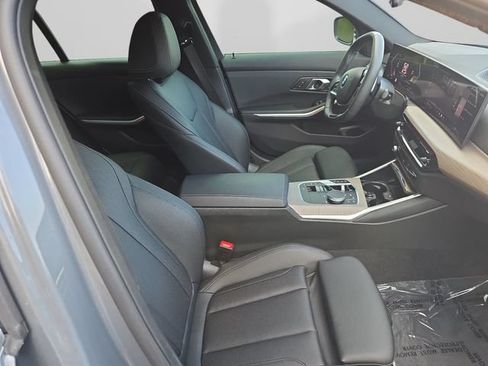 Used 2025 BMW 330i Sedan w/ Convenience Package RWD image 33