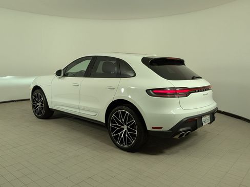 Certified 2025 Porsche Macan S AWD/4WD image 3