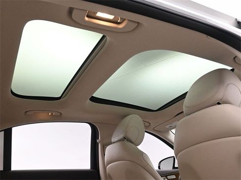 Used 2018 Mercedes-Benz E 300 4MATIC image 19