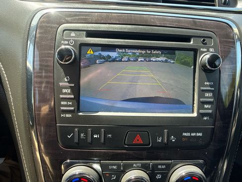Used 2017 Buick Enclave Premium AWD/4WD image 23
