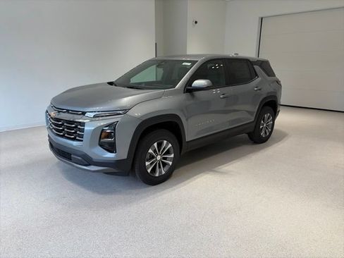 New 2026 Chevrolet Equinox LT w/ Convenience Package II FWD image 3