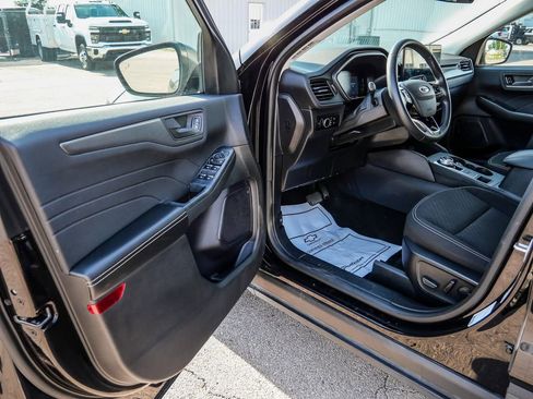 Used 2024 Ford Escape Active w/ Tech Pack #1 AWD/4WD image 28