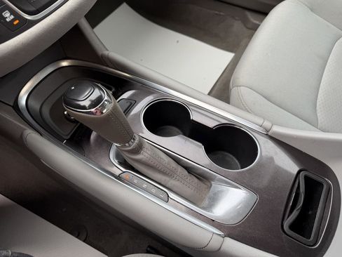 Used 2017 Chevrolet Malibu LT image 23