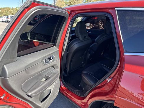 Used 2019 Volvo XC60 T6 R-Design w/ Protection Package Premier image 13