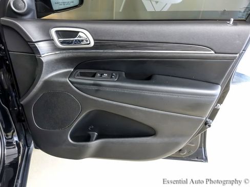 Used 2021 Jeep Grand Cherokee Limited w/ Sun & Sound Group image 26