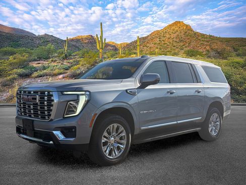 Used 2025 GMC Yukon XL Denali AWD/4WD image 6