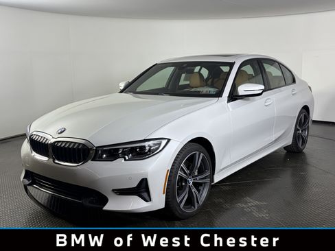 Certified 2022 BMW 330i xDrive Sedan w/ Premium Package 2 AWD/4WD image 1