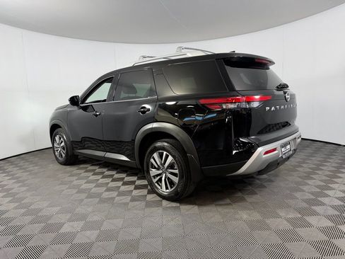 Used 2025 Nissan Pathfinder SL image 8