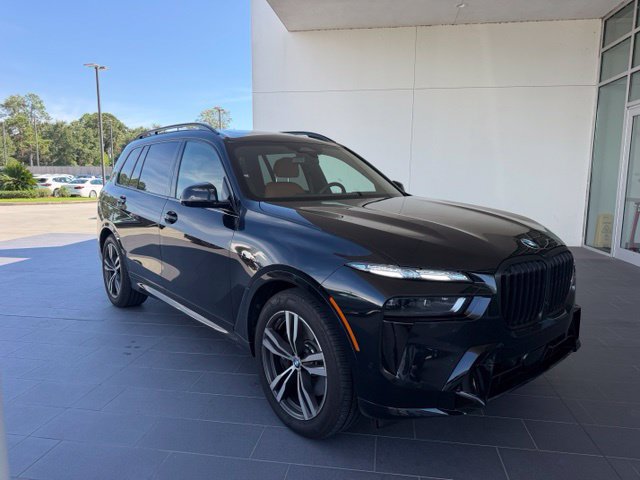 Used 2026 BMW X7 xDrive40i w/ M Sport Package AWD/4WD image 4