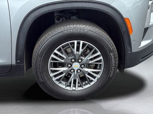 Used 2024 Chevrolet Traverse LT w/ Enhanced Driving Package FWD image 25