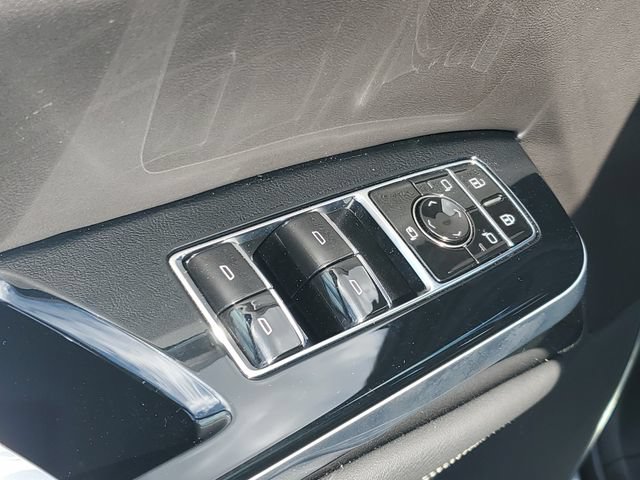 Used 2025 Cadillac Escalade ESV Premium Luxury AWD/4WD image 10