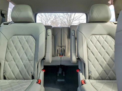 Used 2025 Volkswagen Atlas SEL Premium R-Line image 7