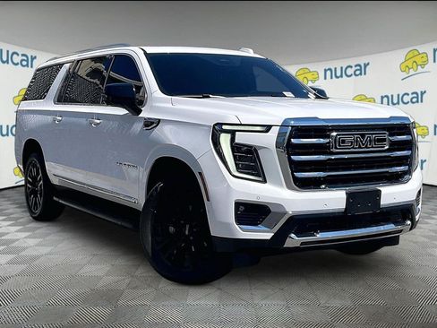 Used 2025 GMC Yukon XL Elevation w/ Elevation Premium Package AWD/4WD image 1