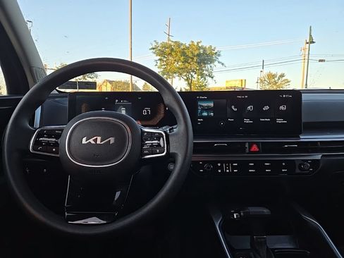 Certified 2024 Kia Sorento LX FWD image 34