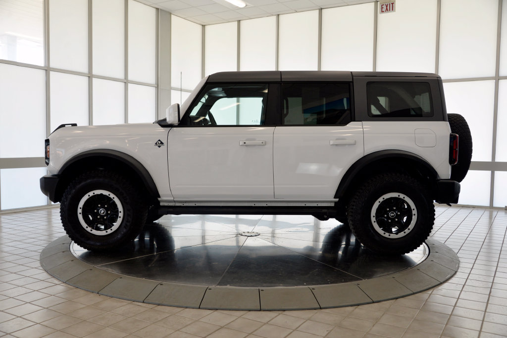 Used 2024 Ford Bronco Outer Banks w/ Sasquatch Package AWD/4WD image 5