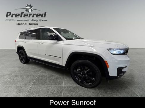 Used 2024 Jeep Grand Cherokee L Altitude image 9