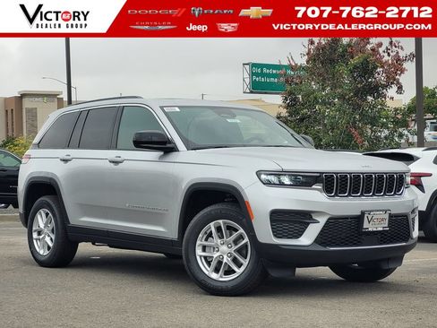 New 2026 Jeep Grand Cherokee Laredo X AWD/4WD image 1