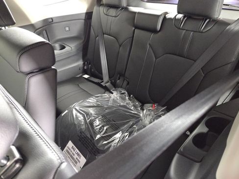 New 2026 Honda Pilot Touring image 12