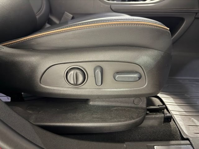 Certified 2022 GMC Acadia AT4 w/ Technology Package AWD/4WD image 33