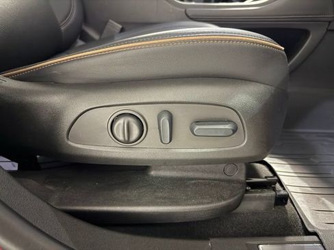 Used 2022 GMC Acadia AT4 w/ Technology Package AWD/4WD image 33