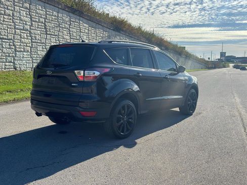 Used 2017 Ford Escape SE w/ SE Sport Appearance Package AWD/4WD image 6