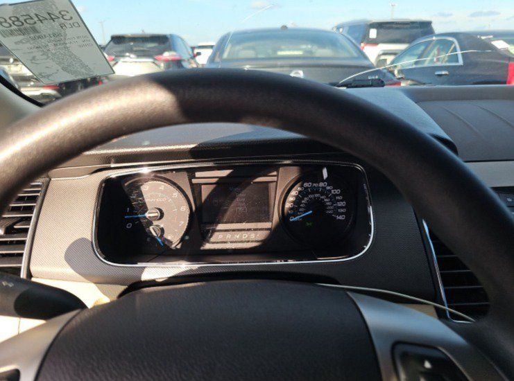 Used 2018 Ford Taurus SE FWD image 7