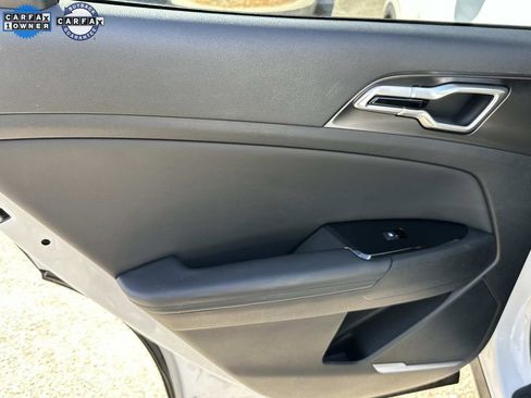 Used 2023 Kia Sportage EX image 23