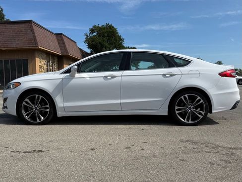 Used 2019 Ford Fusion Titanium AWD/4WD image 2
