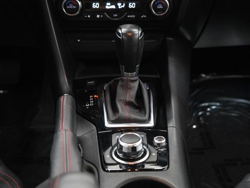 Used 2014 MAZDA MAZDA3 s Grand Touring w/ Technology Package FWD image 18