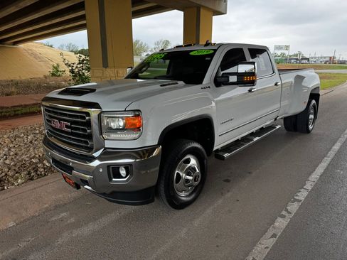 Used 2019 GMC Sierra 3500 SLT w/ Duramax Plus Package image 7
