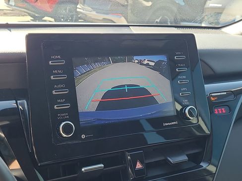 Used 2021 Toyota Camry SE image 27